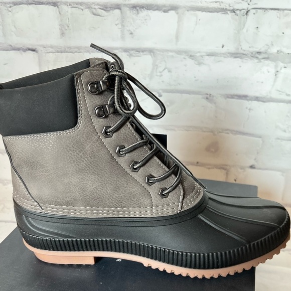 NWT Mens Tommy Hilfiger Colins 2 lace up dark grey duck boots size 10 - Picture 2 of 9